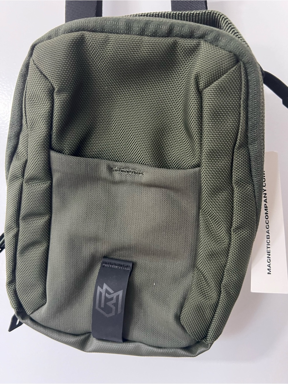 [MAGNETIC BAG COMPANY] Compact Olive Green Men’s Crossbody Bag